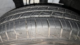 Used 2025 Renault Triber RXE Petrol Manual tyres RIGHT FRONT TYRE TREAD VIEW