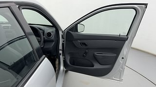 Used 2016 Renault Kwid [2015-2019] RXL Petrol Manual interior RIGHT FRONT DOOR OPEN VIEW