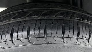 Used 2016 Renault Kwid [2015-2019] RXL Petrol Manual tyres RIGHT REAR TYRE TREAD VIEW