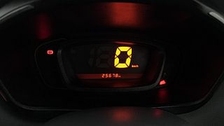 Used 2016 Renault Kwid [2015-2019] RXT Petrol Manual interior CLUSTERMETER VIEW