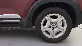 Used 2021 Kia Sonet HTX 1.0 iMT Petrol Manual tyres LEFT REAR TYRE RIM VIEW