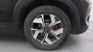 Used 2021 Kia Sonet GTX Plus 1.5 AT Diesel Automatic tyres RIGHT FRONT TYRE RIM VIEW