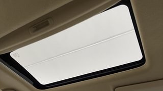 Used 2022 Honda City ZX CVT Petrol Petrol Automatic top_features Sunroof