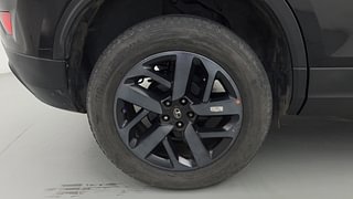Used 2022 Tata Harrier XZA Plus Dark Edition AT Diesel Automatic tyres RIGHT REAR TYRE RIM VIEW