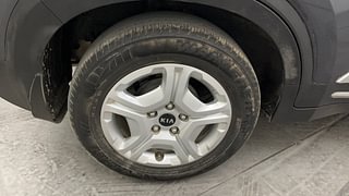 Used 2021 Kia Sonet HTX 1.0 iMT Petrol Manual tyres RIGHT REAR TYRE RIM VIEW