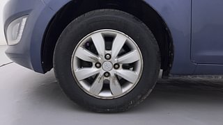 Used 2013 Hyundai i20 [2012-2014] Sportz 1.2 Petrol Manual tyres LEFT FRONT TYRE RIM VIEW