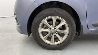 Used 2016 Hyundai Grand i10 [2013-2017] Asta 1.2 Kappa VTVT Petrol Manual tyres LEFT FRONT TYRE RIM VIEW