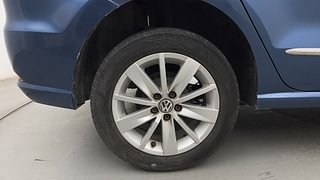 Used 2017 Volkswagen Ameo [2016-2017] Highline 1.5L AT (D) Diesel Automatic tyres RIGHT REAR TYRE RIM VIEW