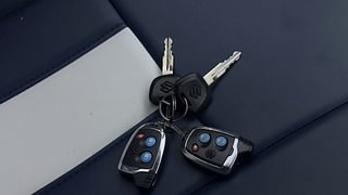 Used 2012 Maruti Suzuki Eeco 5 STR WITH A/C+HTR Petrol Manual extra CAR KEY VIEW