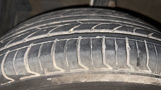 Used 2014 Maruti Suzuki Ertiga [2012-2015] Vxi Petrol Manual tyres LEFT FRONT TYRE TREAD VIEW