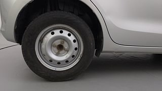 Used 2023 Maruti Suzuki Swift LXI Petrol Manual tyres RIGHT REAR TYRE RIM VIEW