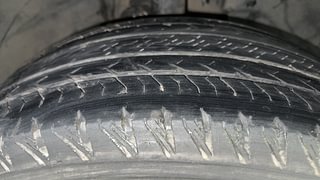 Used 2022 Tata Harrier XZA Plus Dark Edition AT Diesel Automatic tyres RIGHT FRONT TYRE TREAD VIEW