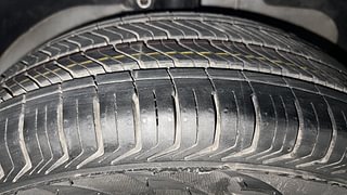 Used 2014 Ford Figo [2010-2015] Duratec Petrol ZXI 1.2 Petrol Manual tyres RIGHT FRONT TYRE TREAD VIEW