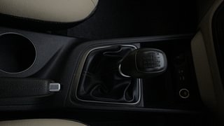 Used 2018 Hyundai Verna [2017-2020] 1.4 VTVT EX Petrol Manual interior GEAR  KNOB VIEW