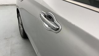 Used 2017 Hyundai Verna [2017-2020] 1.6 VTVT SX Petrol Manual dents MINOR DENT