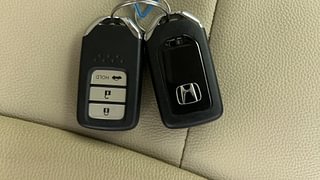 Used 2022 Honda Amaze 1.2 VX CVT i-VTEC Petrol Automatic extra CAR KEY VIEW