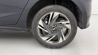 Used 2021 Hyundai New i20 Asta 1.0 Turbo DCT Petrol Automatic tyres LEFT REAR TYRE RIM VIEW