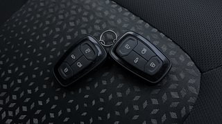 Used 2017 Tata Nexon [2017-2020] XZ Plus Diesel Diesel Manual extra CAR KEY VIEW