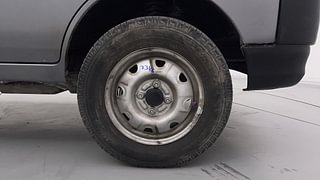 Used 2018 Maruti Suzuki Eeco 7 STR Petrol Manual tyres RIGHT FRONT TYRE RIM VIEW