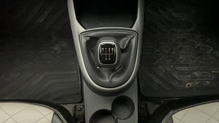 Used 2021 Hyundai Grand i10 Nios Sportz U2 1.2 CRDI Diesel Manual interior GEAR  KNOB VIEW