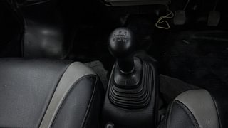Used 2018 Maruti Suzuki Eeco 7 STR Petrol Manual interior GEAR  KNOB VIEW