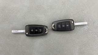 Used 2017 Hyundai Verna [2017-2020] 1.6 VTVT SX Petrol Manual extra CAR KEY VIEW