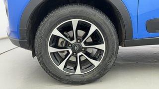 Used 2022 tata Nexon XZA Plus (O) AMT Petrol Automatic tyres LEFT FRONT TYRE RIM VIEW
