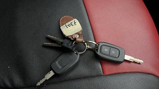 Used 2016 Renault Kwid [2015-2019] RXT Petrol Manual extra CAR KEY VIEW