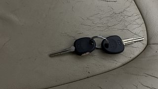 Used 2013 Hyundai i20 [2012-2014] Sportz 1.2 Petrol Manual extra CAR KEY VIEW