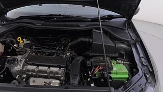 Used 2017 Volkswagen Ameo [2016-2020] Highline1.2L (P) Petrol Manual engine ENGINE LEFT SIDE HINGE & APRON VIEW