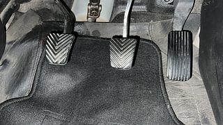 Used 2017 Hyundai Verna [2017-2020] 1.6 VTVT SX Petrol Manual interior PEDALS VIEW