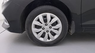 Used 2018 Hyundai Verna [2017-2020] 1.4 VTVT EX Petrol Manual tyres LEFT FRONT TYRE RIM VIEW