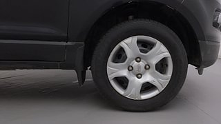 Used 2015 Ford EcoSport [2013-2015] Trend 1.5L TDCi Diesel Manual tyres RIGHT FRONT TYRE RIM VIEW