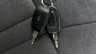 Used 2016 Renault Kwid [2015-2019] RXL Petrol Manual extra CAR KEY VIEW
