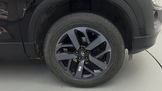 Used 2022 Tata Harrier XZA Plus Dark Edition AT Diesel Automatic tyres RIGHT FRONT TYRE RIM VIEW