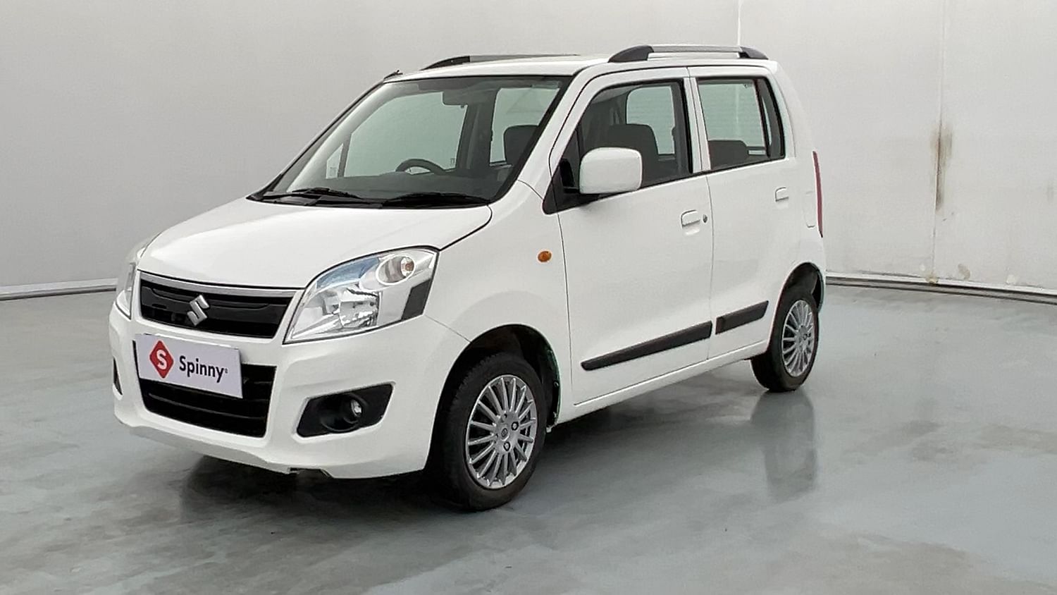 LEFT FRONT CORNER VIEW