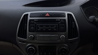 Used 2013 Hyundai i20 [2012-2014] Sportz 1.2 Petrol Manual top_features Integrated (in-dash) music system
