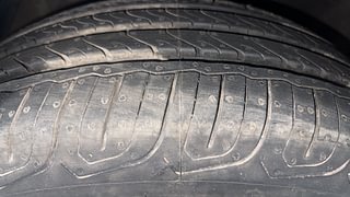 Used 2013 Hyundai i20 [2012-2014] Sportz 1.2 Petrol Manual tyres LEFT FRONT TYRE TREAD VIEW