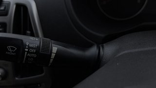 Used 2013 Hyundai i20 [2012-2014] Sportz 1.2 Petrol Manual top_features Rain sensing wipers