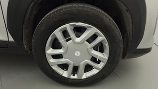 Used 2023 Nissan Magnite XE Petrol Manual tyres RIGHT FRONT TYRE RIM VIEW