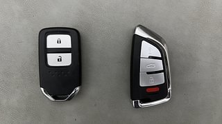 Used 2017 Honda BR-V [2016-2020] V CVT Petrol Petrol Automatic extra CAR KEY VIEW