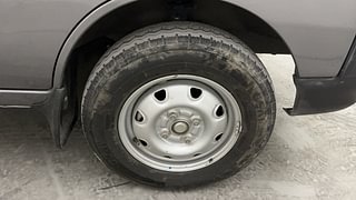 Used 2022 Maruti Suzuki Eeco AC(O) 5 STR Petrol Manual tyres RIGHT FRONT TYRE RIM VIEW