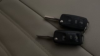 Used 2017 Volkswagen Ameo [2016-2020] Highline1.2L (P) Petrol Manual extra CAR KEY VIEW