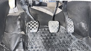 Used 2016 Volkswagen Polo [2015-2019] Highline1.2L (P) Petrol Manual interior PEDALS VIEW