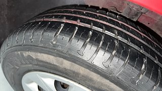 Used 2015 Hyundai Elite i20 [2014-2018] Magna 1.2 Petrol Manual tyres LEFT FRONT TYRE TREAD VIEW