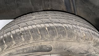 Used 2019 Renault Kwid [2015-2019] 1.0 RXT AMT Petrol Automatic tyres RIGHT REAR TYRE TREAD VIEW