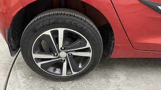 Used 2023 Tata Altroz XZ 1.2 Petrol Manual tyres RIGHT REAR TYRE RIM VIEW
