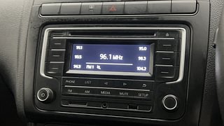 Used 2016 Volkswagen Polo Comfortline 1.2L (P) Petrol Manual top_features Integrated (in-dash) music system
