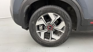 Used 2020 Kia Sonet GTX Plus 1.0 DCT Petrol Automatic tyres RIGHT REAR TYRE RIM VIEW
