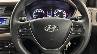 Used 2015 Hyundai Elite i20 [2014-2018] Magna 1.2 Petrol Manual top_features Steering mounted controls